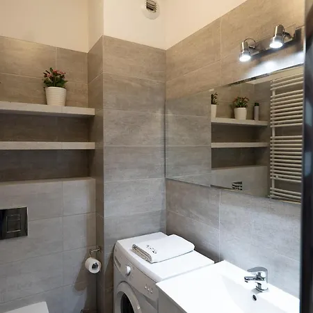 Mayad アパート ワルシャワ